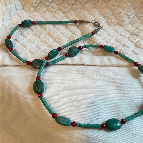 Chic Turquoise and Red Beaded Necklace - Picture 4 of 7